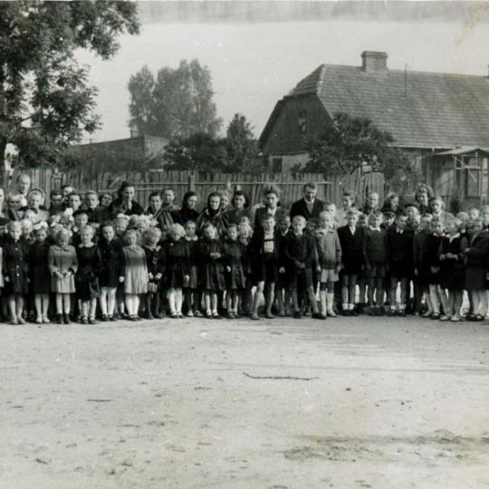 Uroczystość rozpoczęcia roku szkolnego w 1957 r.