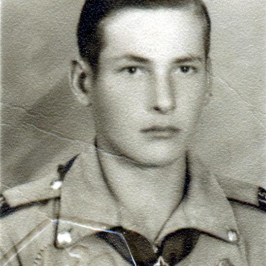 Druh Jędrzej Moderski w mundurku harcerskim w latach 40-tych, gdy zakładał pierwszą swoją drużynę.