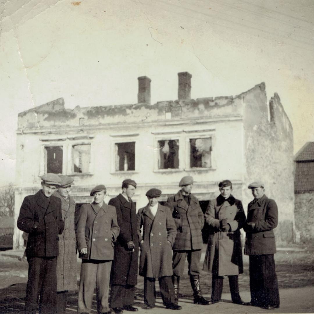 Dom Różyckiego (na rogu Zdrowskiej i Częstochowskiej) zbombardowany 2 września 1939 r. 