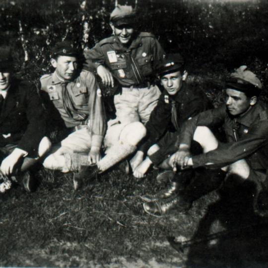 Kłomnice, około roku 1935. Stałe miejsce biwaków i ognisk kłomnickiej drużyny w Lesie Nieznanickim